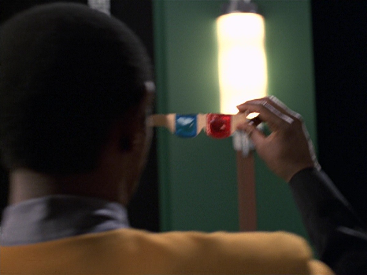 extant_StarTrek_VOY_7x04-Repression_0465.jpg
