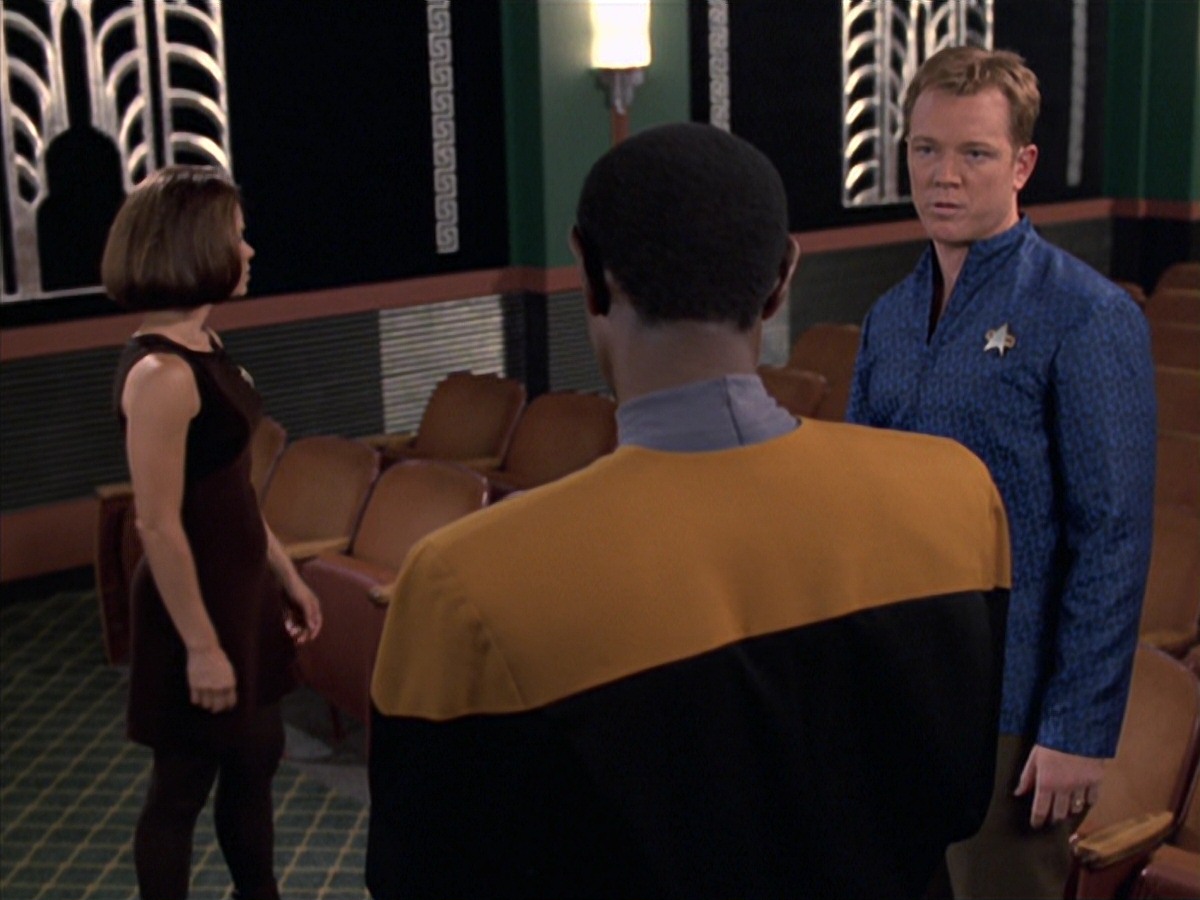extant_StarTrek_VOY_7x04-Repression_0495.jpg