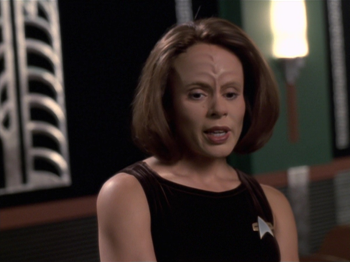 extant_StarTrek_VOY_7x04-Repression_0510.jpg