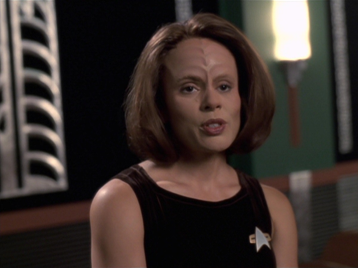 extant_StarTrek_VOY_7x04-Repression_0511.jpg