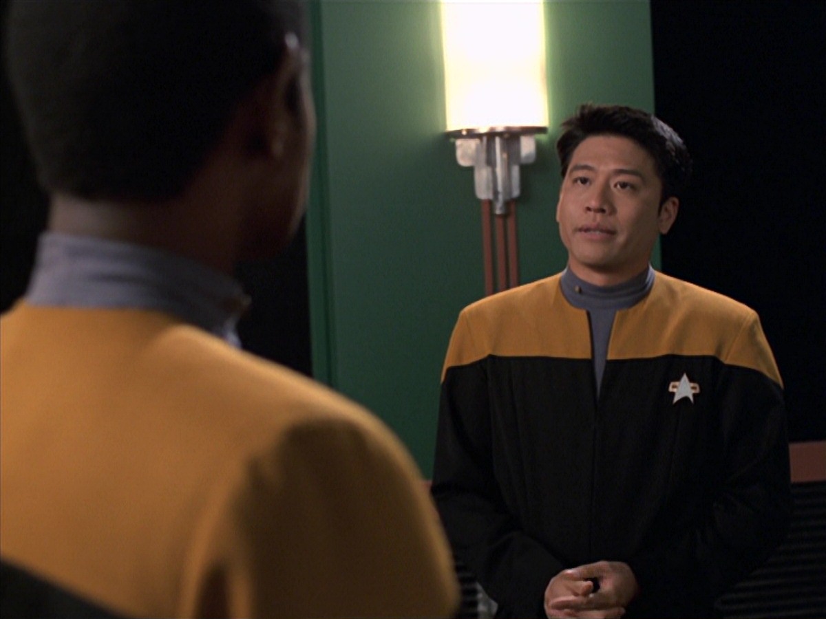 extant_StarTrek_VOY_7x04-Repression_0537.jpg