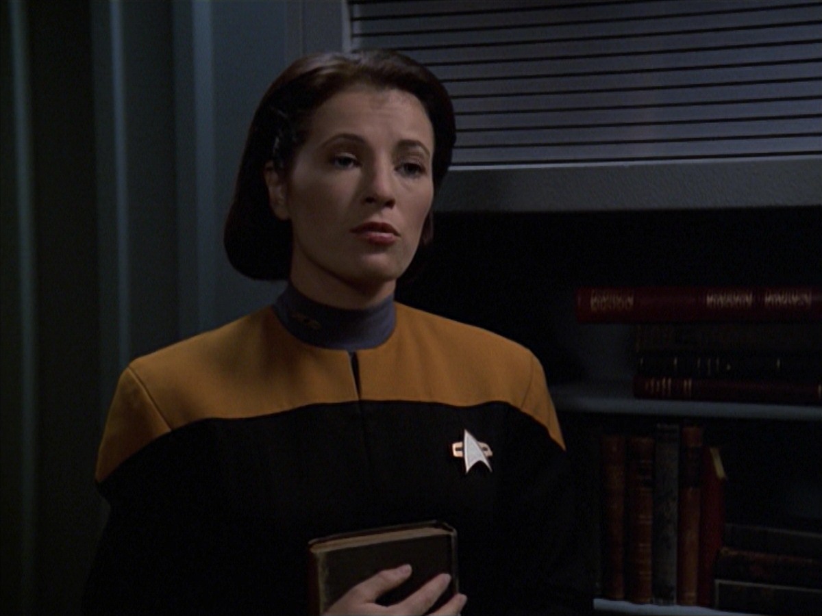 extant_StarTrek_VOY_7x04-Repression_0623.jpg