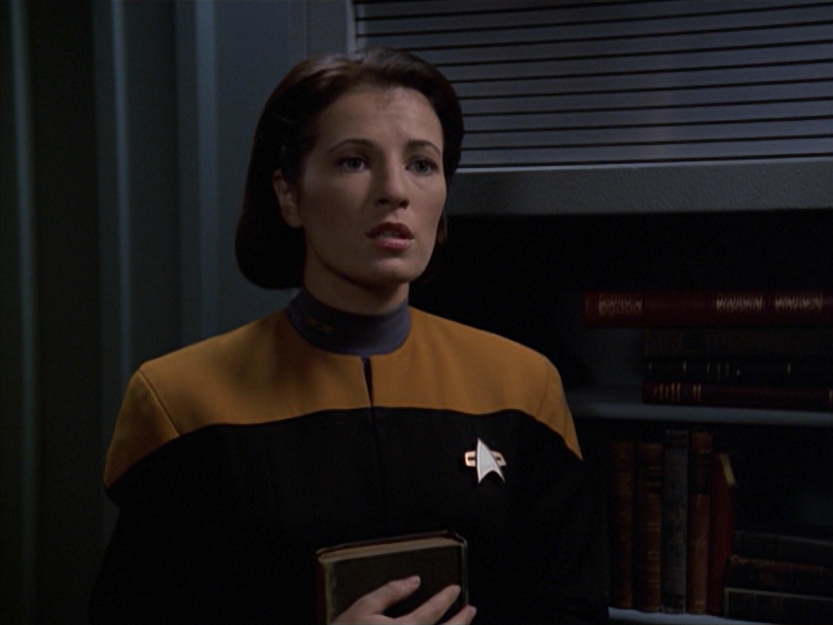 extant_StarTrek_VOY_7x04-Repression_0624.jpg