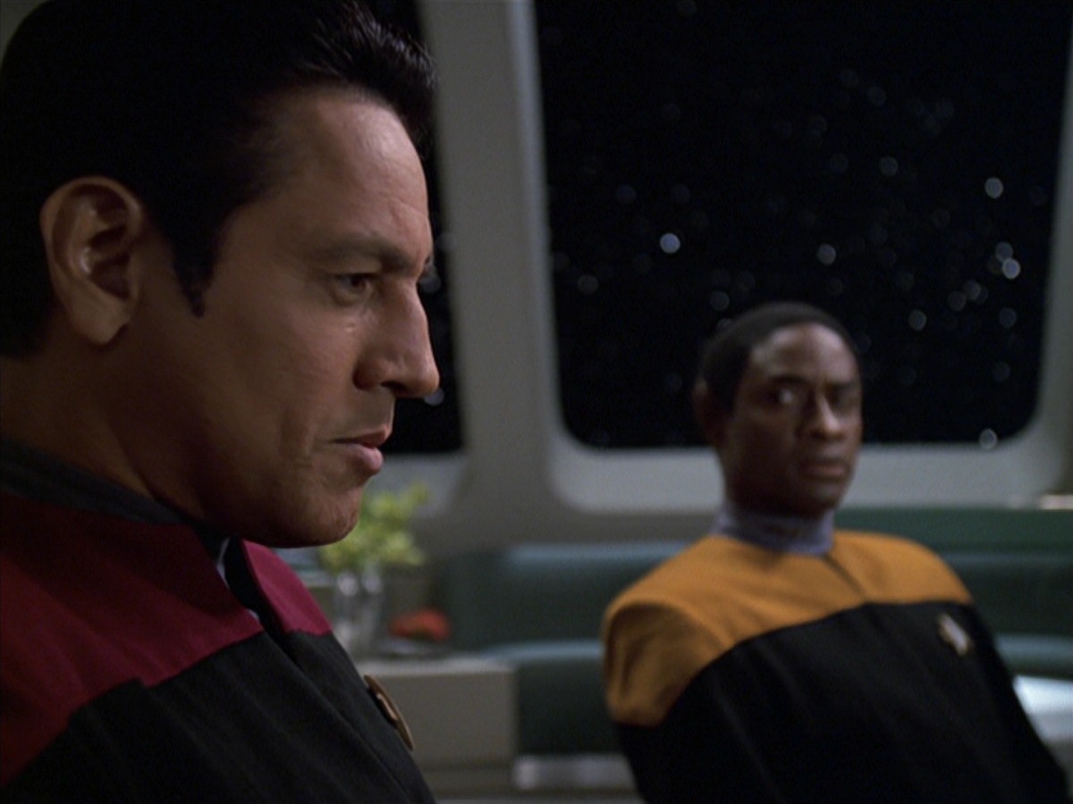 extant_StarTrek_VOY_7x04-Repression_0706.jpg
