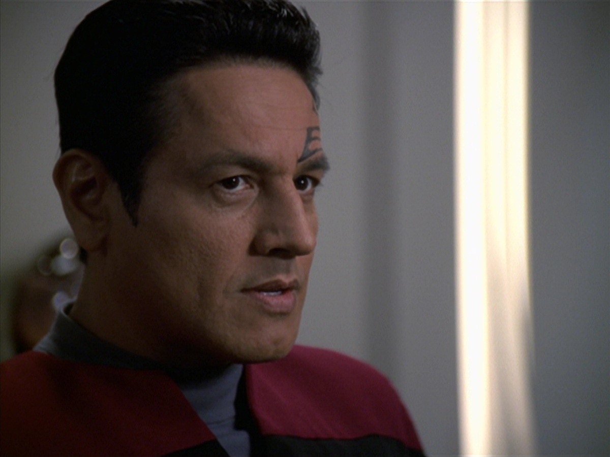 extant_StarTrek_VOY_7x04-Repression_0731.jpg