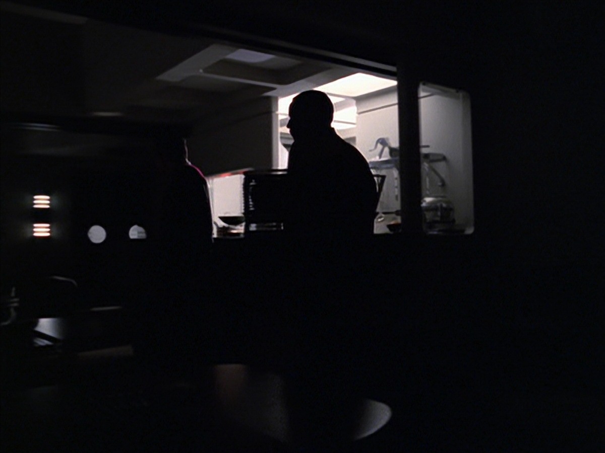 extant_StarTrek_VOY_7x04-Repression_0970.jpg