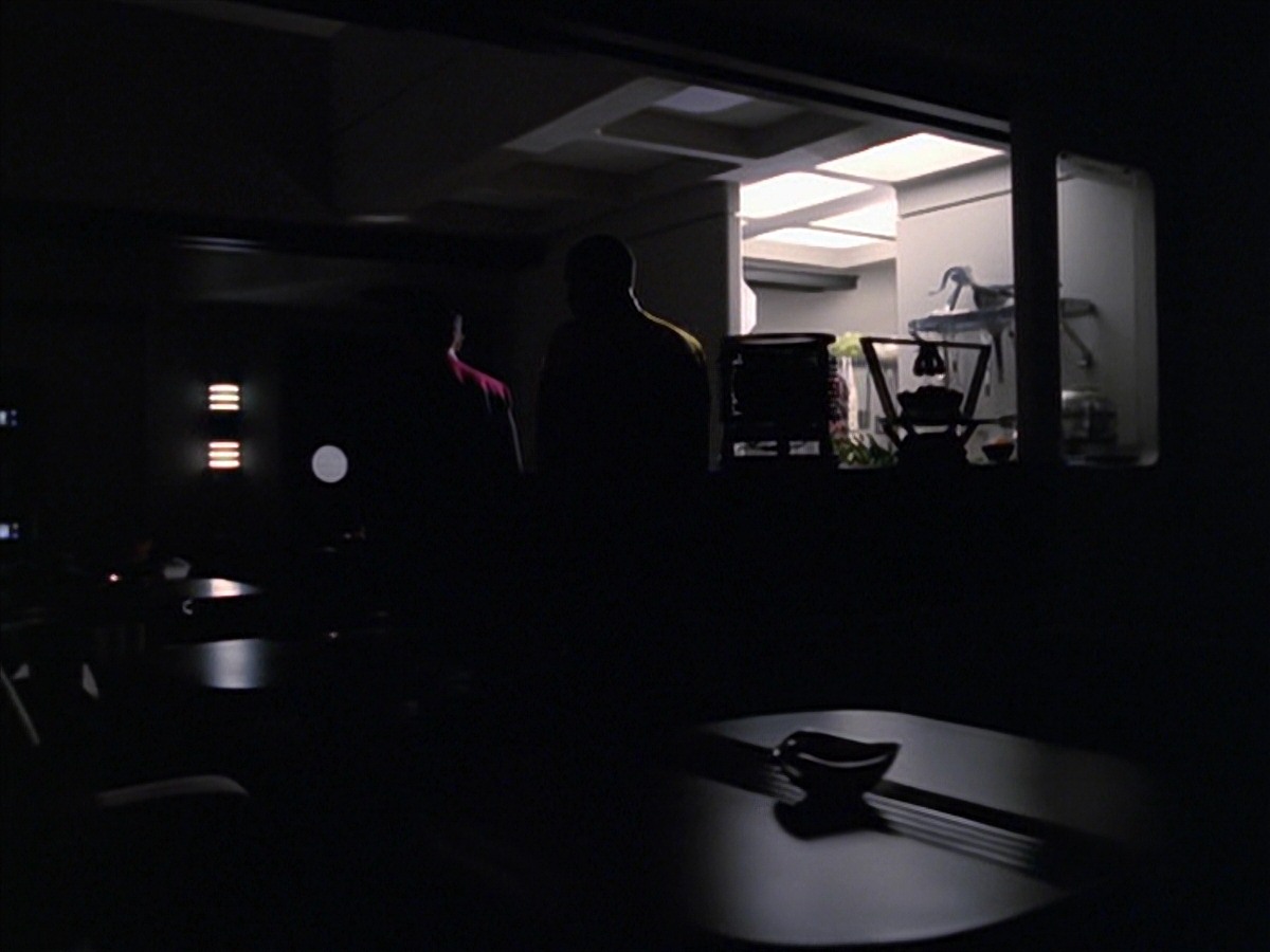 extant_StarTrek_VOY_7x04-Repression_0972.jpg