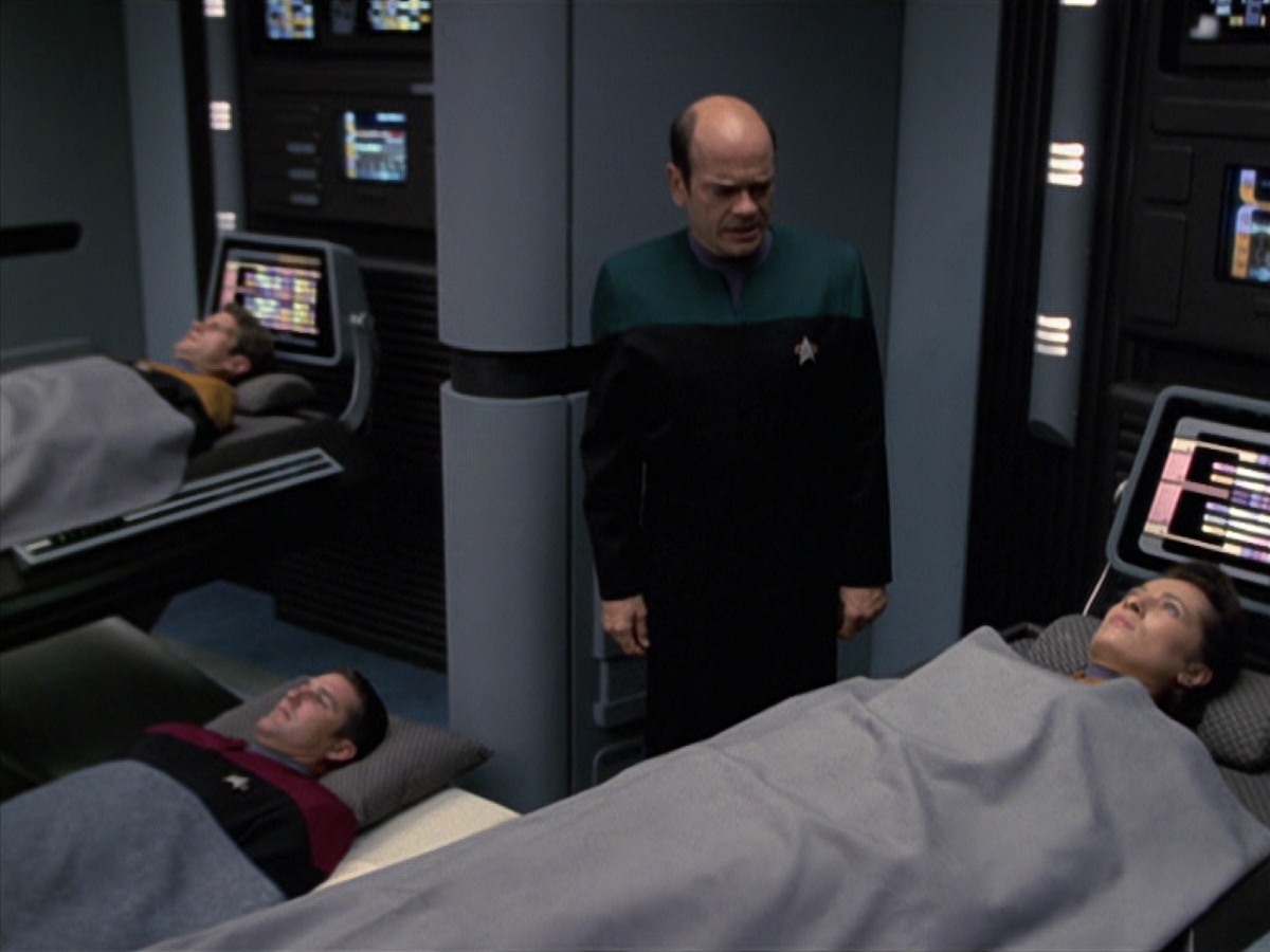extant_StarTrek_VOY_7x04-Repression_0996.jpg