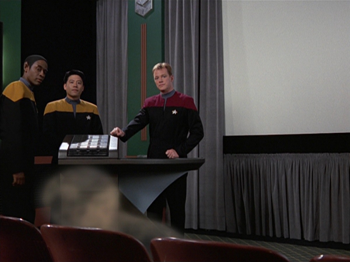 extant_StarTrek_VOY_7x04-Repression_1155.jpg