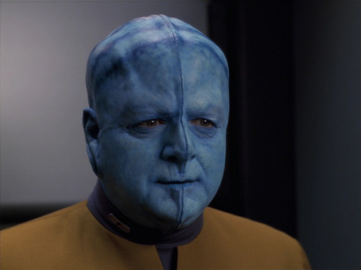 extant_StarTrek_VOY_7x04-Repression_1271.jpg