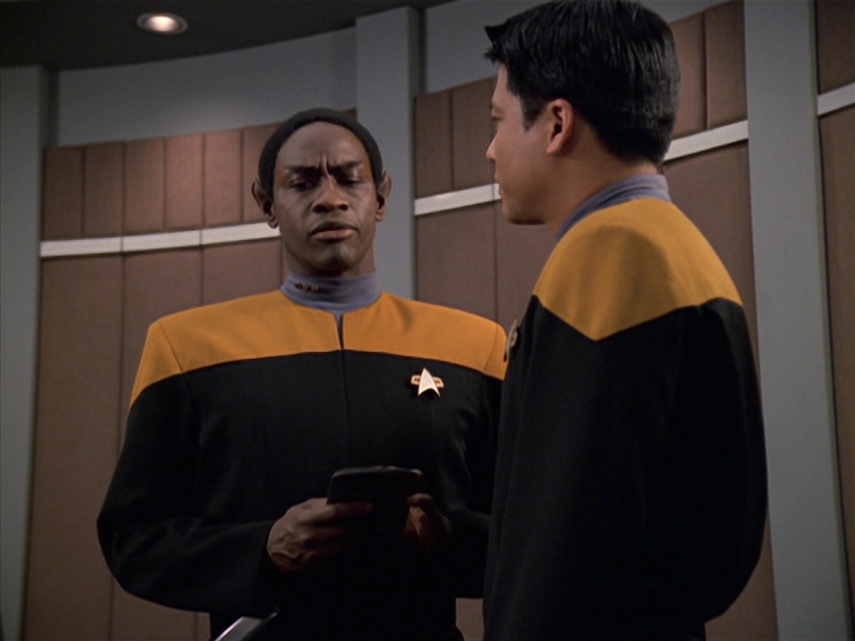 extant_StarTrek_VOY_7x04-Repression_1318.jpg