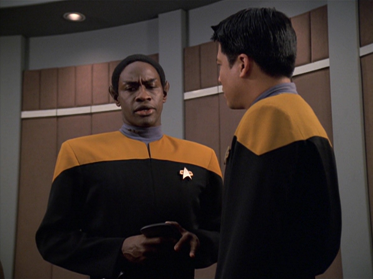 extant_StarTrek_VOY_7x04-Repression_1341.jpg