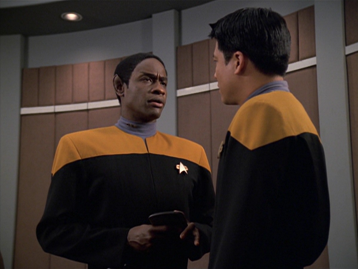 extant_StarTrek_VOY_7x04-Repression_1344.jpg