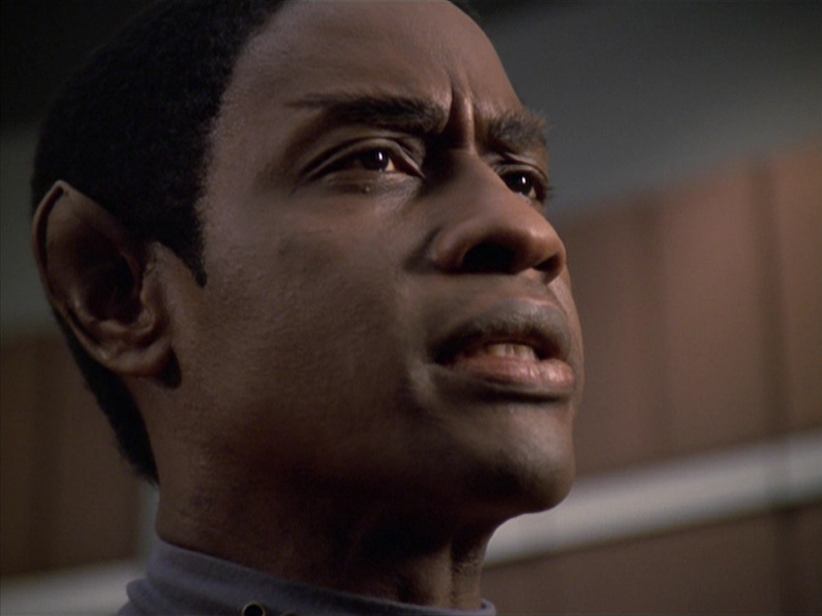 extant_StarTrek_VOY_7x04-Repression_1416.jpg