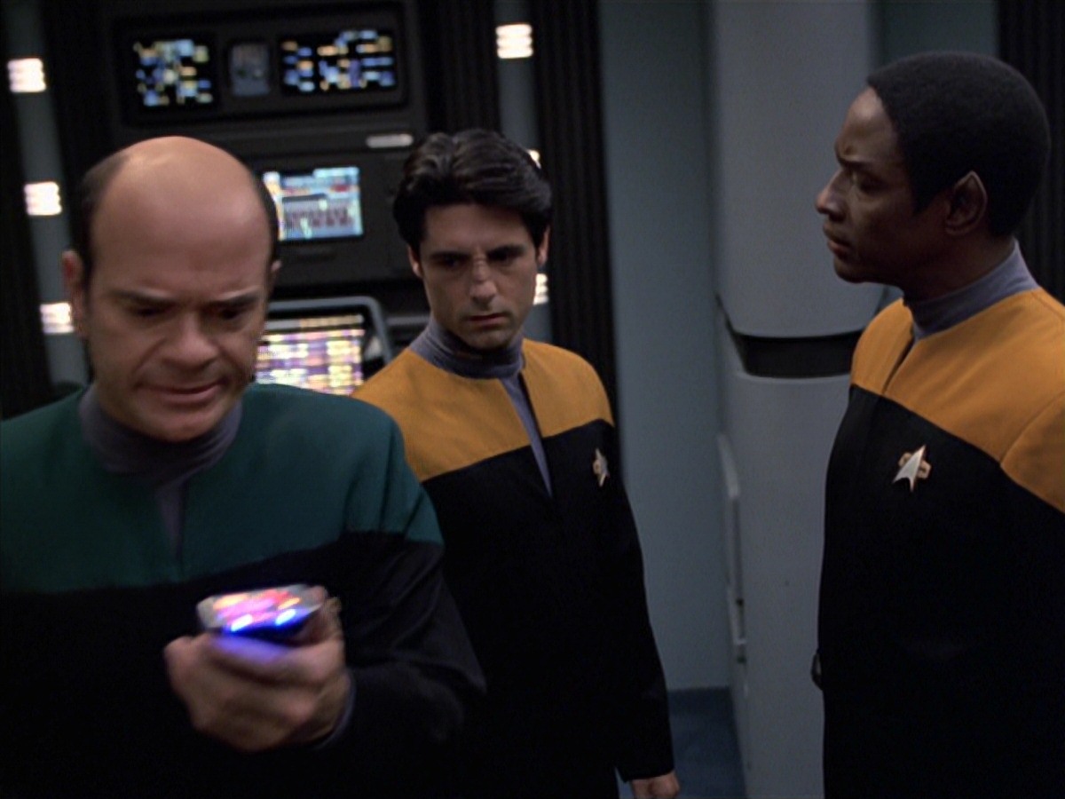 extant_StarTrek_VOY_7x04-Repression_1489.jpg