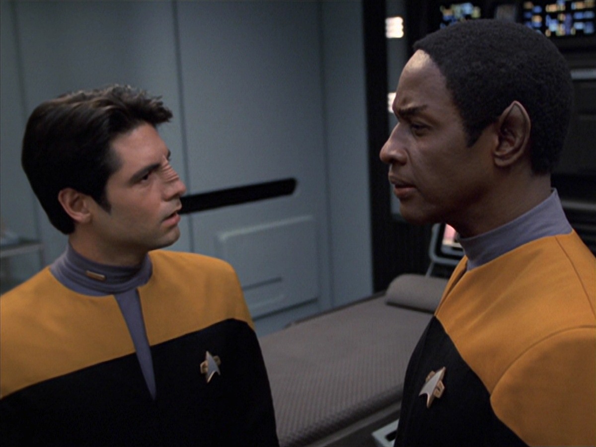 extant_StarTrek_VOY_7x04-Repression_1521.jpg