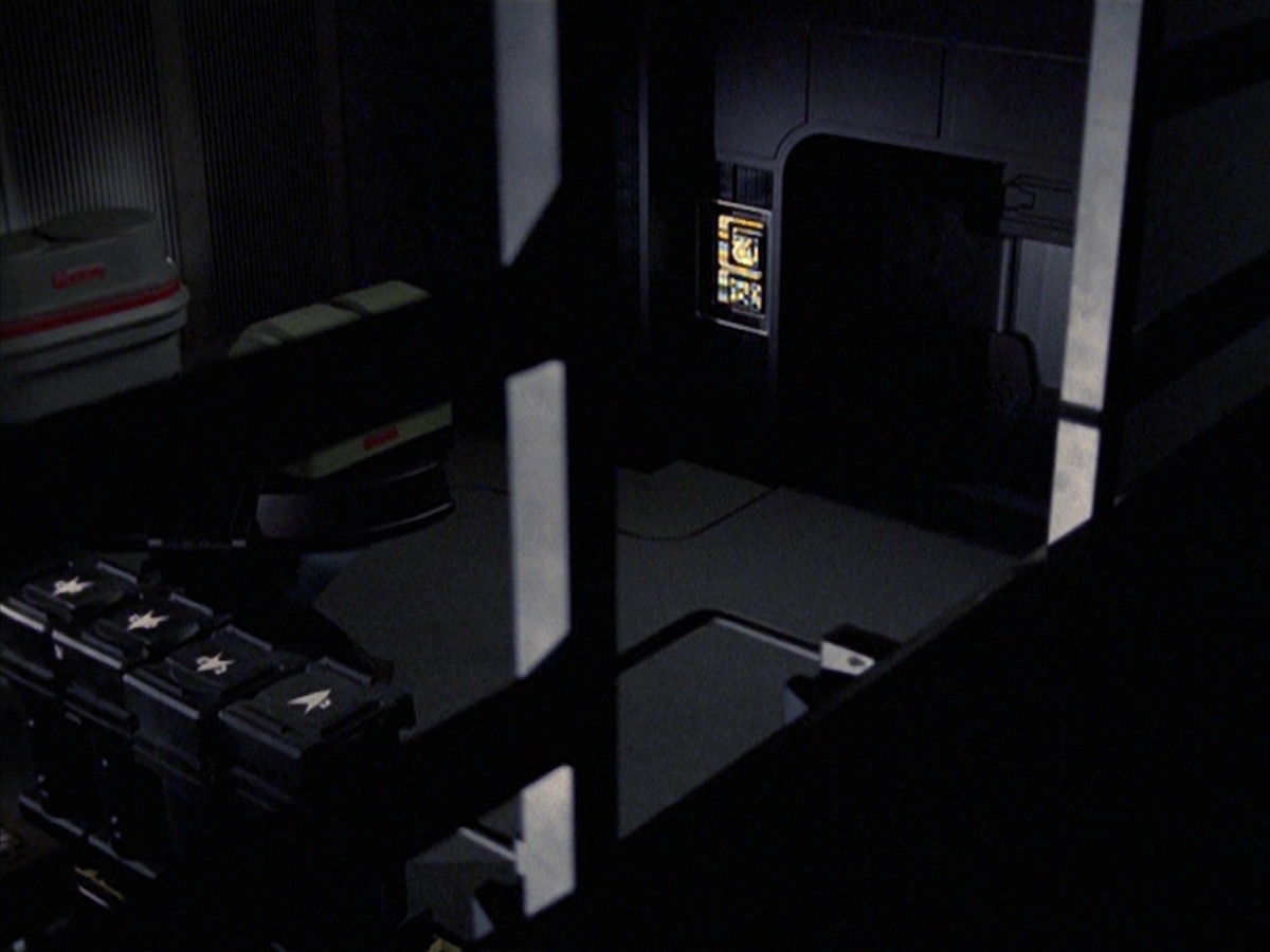 extant_StarTrek_VOY_7x04-Repression_1567.jpg
