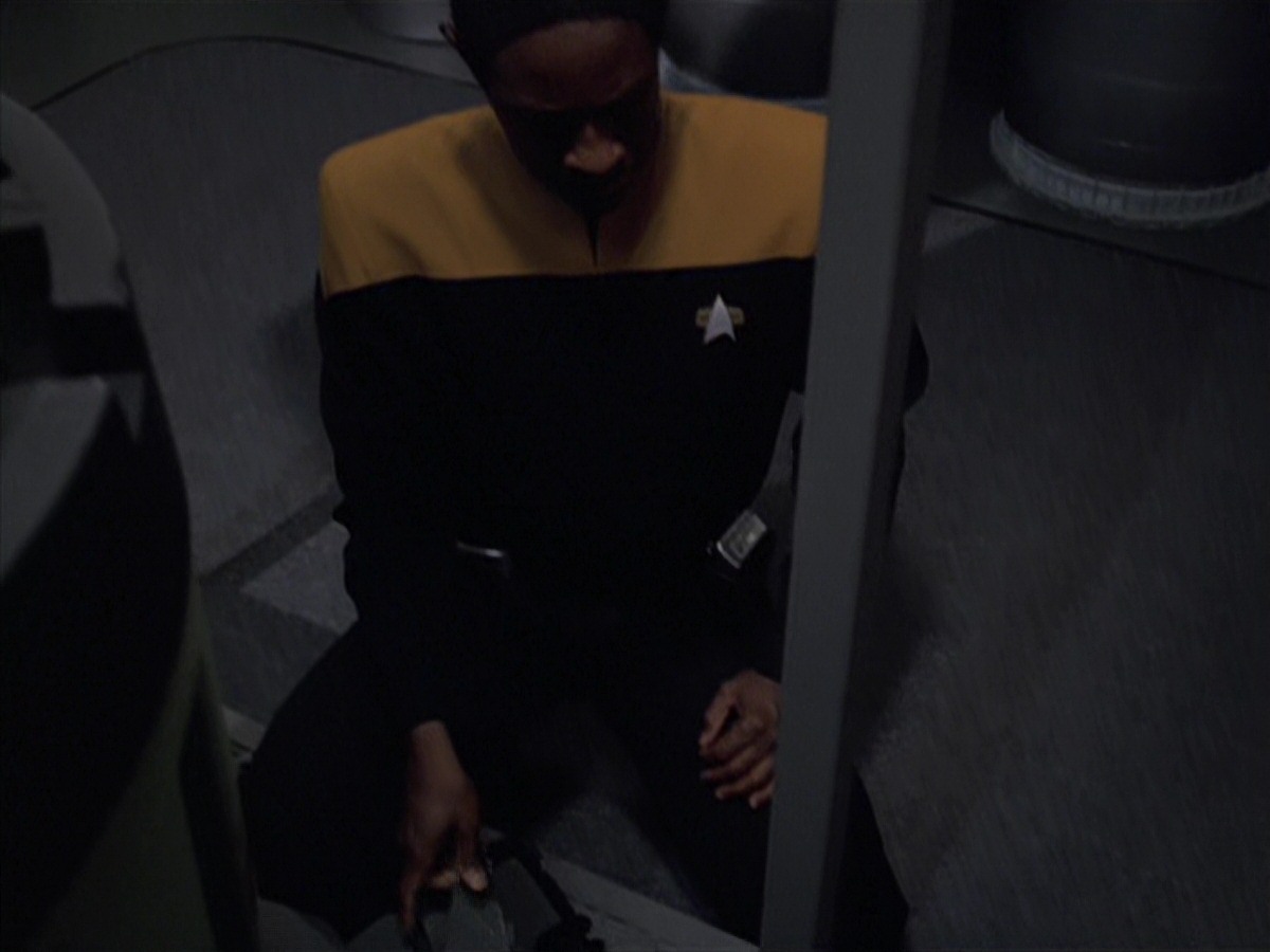 extant_StarTrek_VOY_7x04-Repression_1672.jpg
