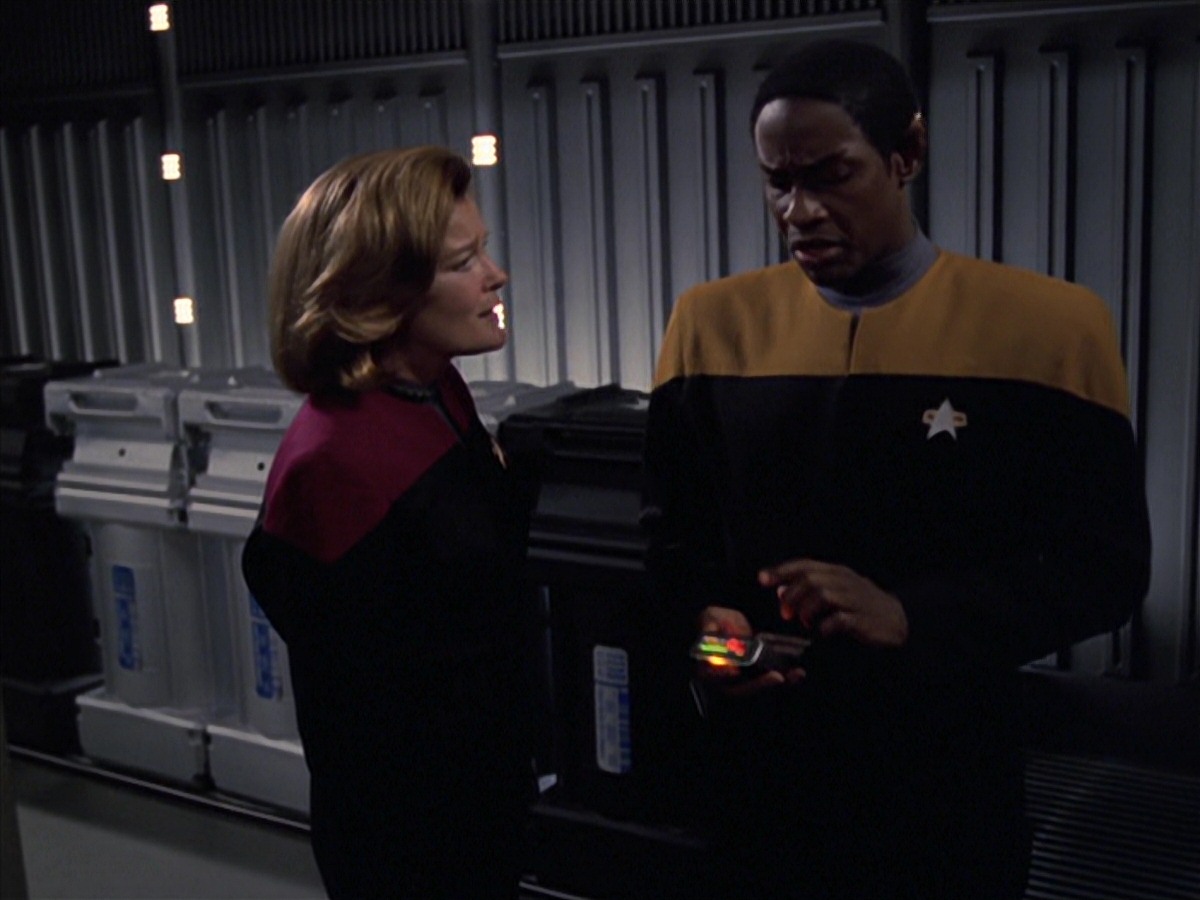 extant_StarTrek_VOY_7x04-Repression_1698.jpg