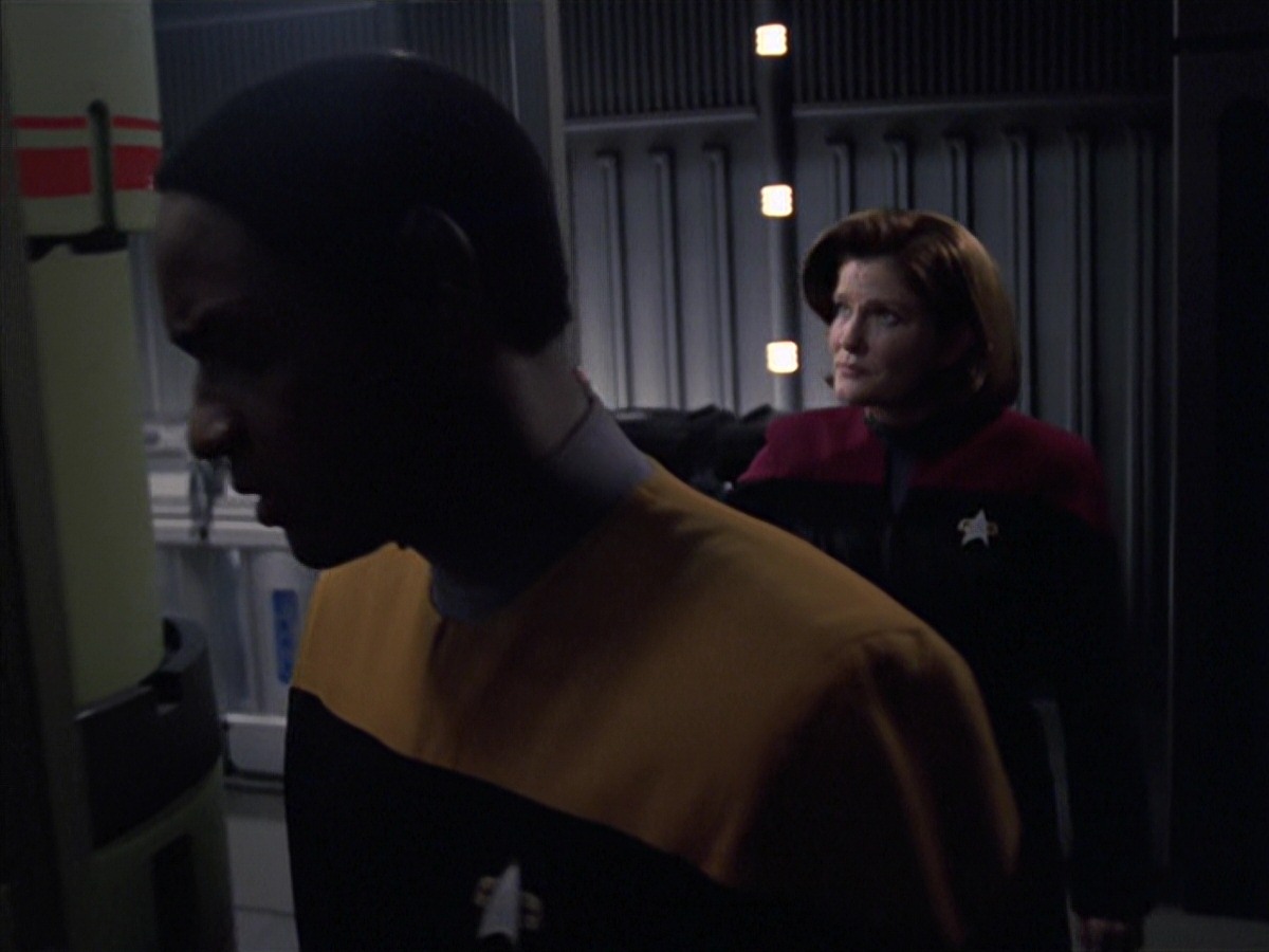 extant_StarTrek_VOY_7x04-Repression_1703.jpg