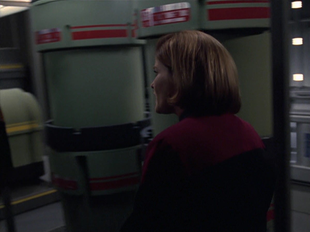 extant_StarTrek_VOY_7x04-Repression_1707.jpg