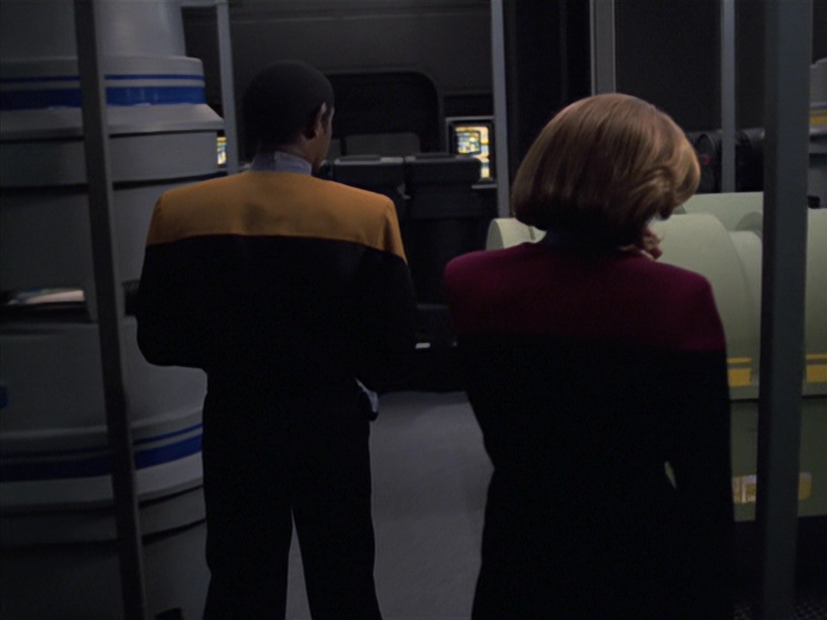extant_StarTrek_VOY_7x04-Repression_1712.jpg