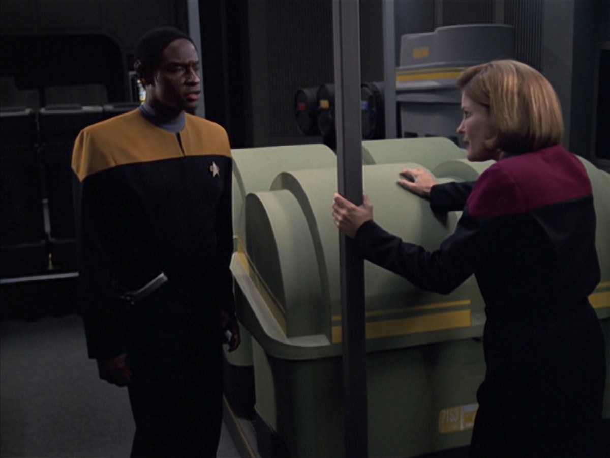 extant_StarTrek_VOY_7x04-Repression_1721.jpg