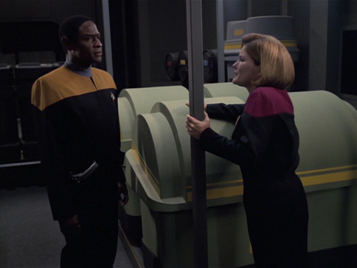 extant_StarTrek_VOY_7x04-Repression_1723.jpg