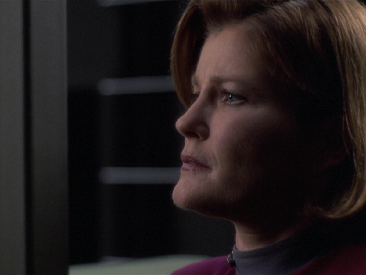 extant_StarTrek_VOY_7x04-Repression_1730.jpg