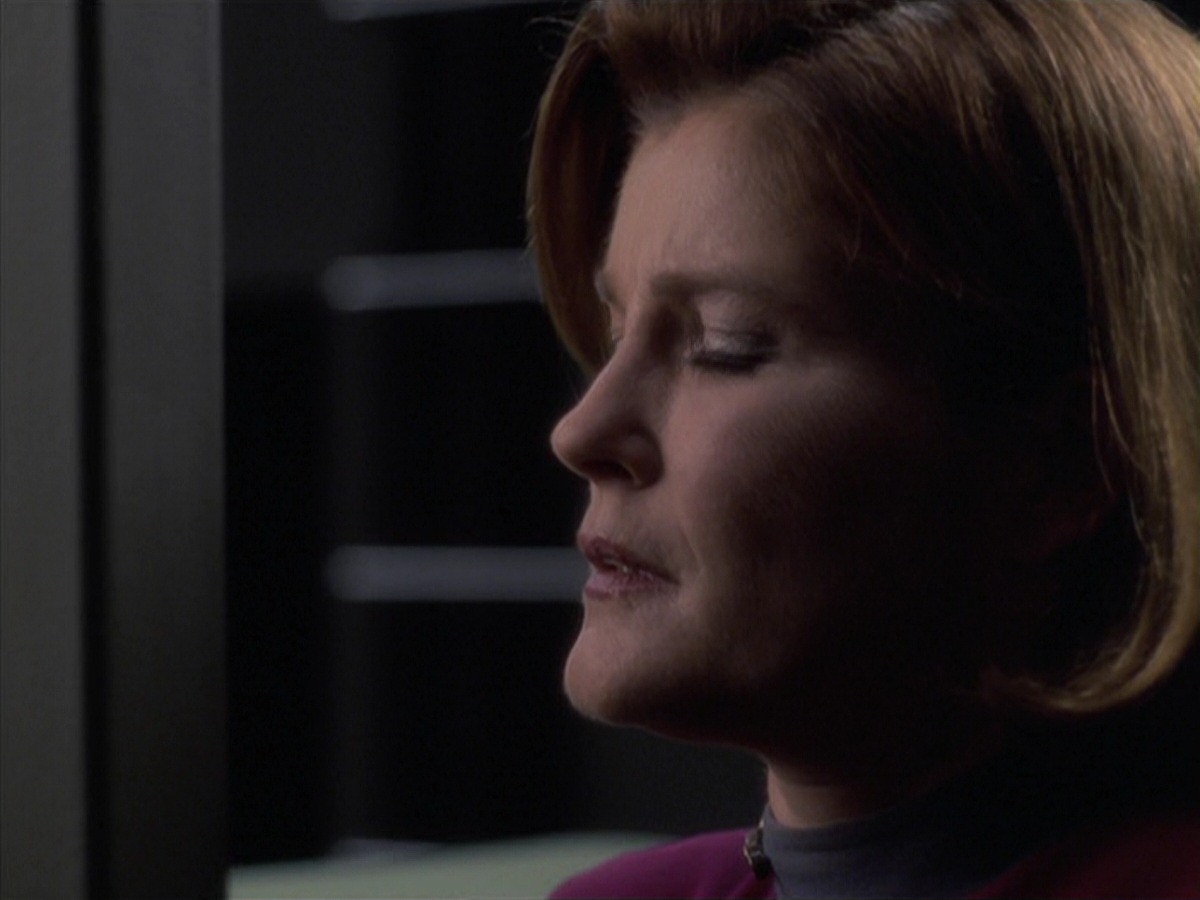 extant_StarTrek_VOY_7x04-Repression_1743.jpg