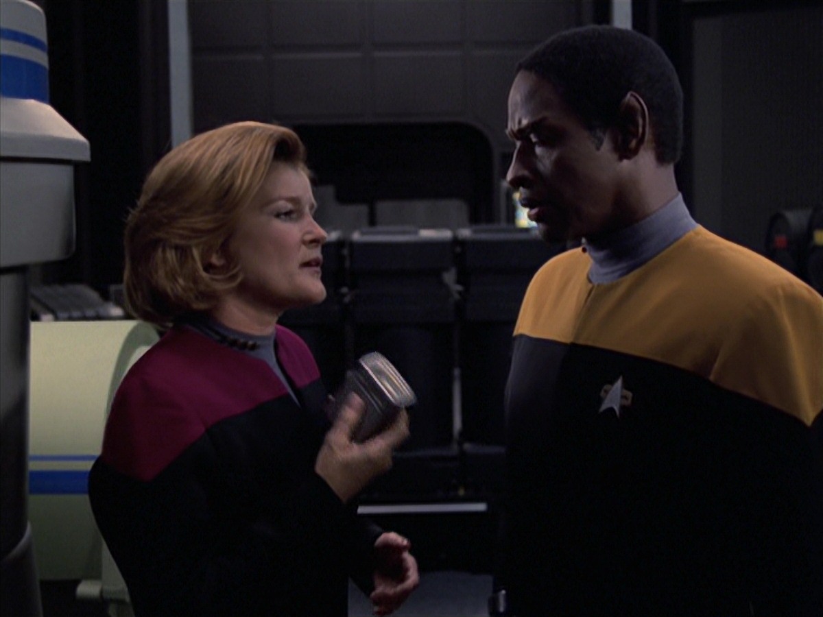 extant_StarTrek_VOY_7x04-Repression_1770.jpg