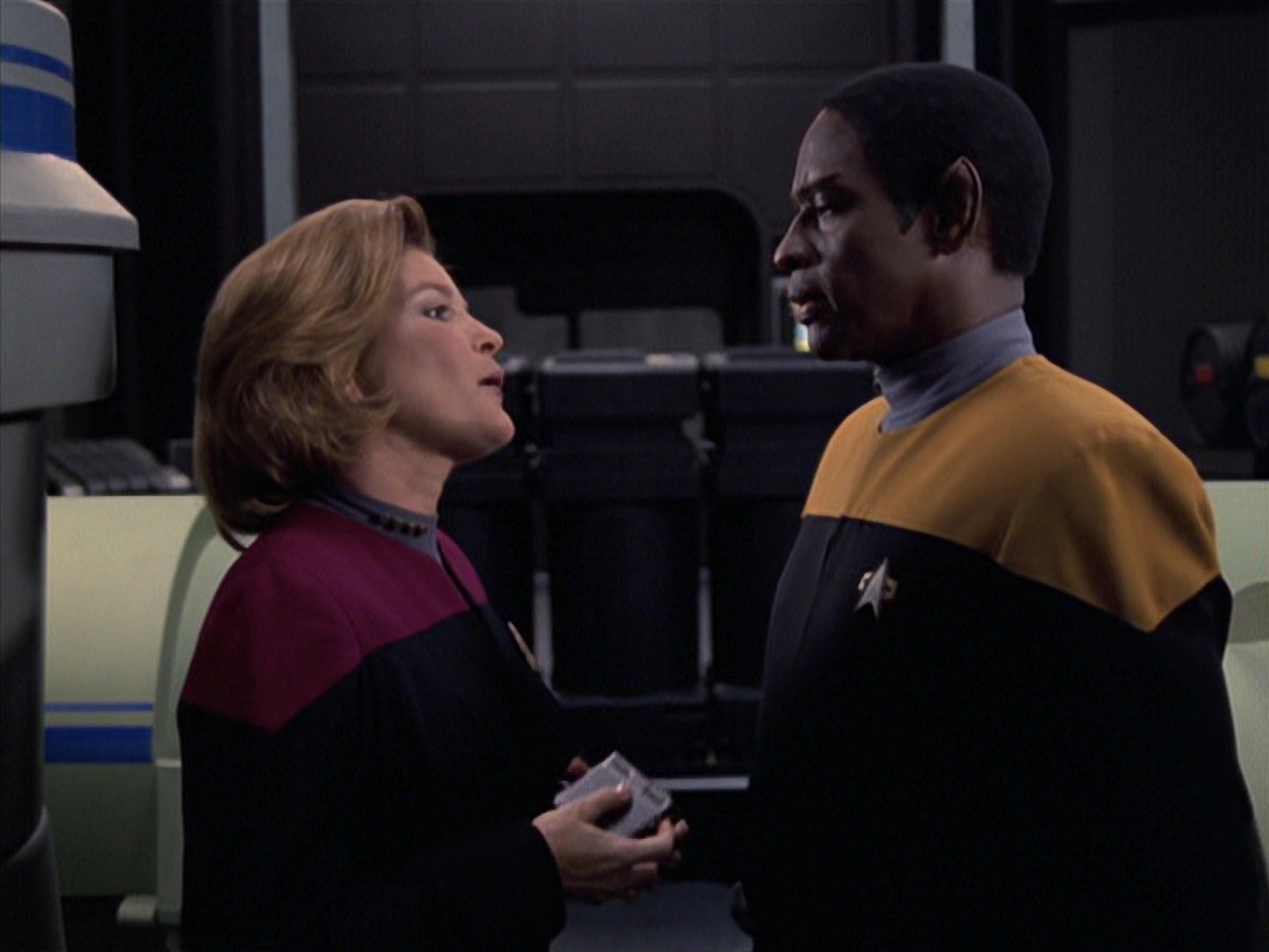 extant_StarTrek_VOY_7x04-Repression_1771.jpg