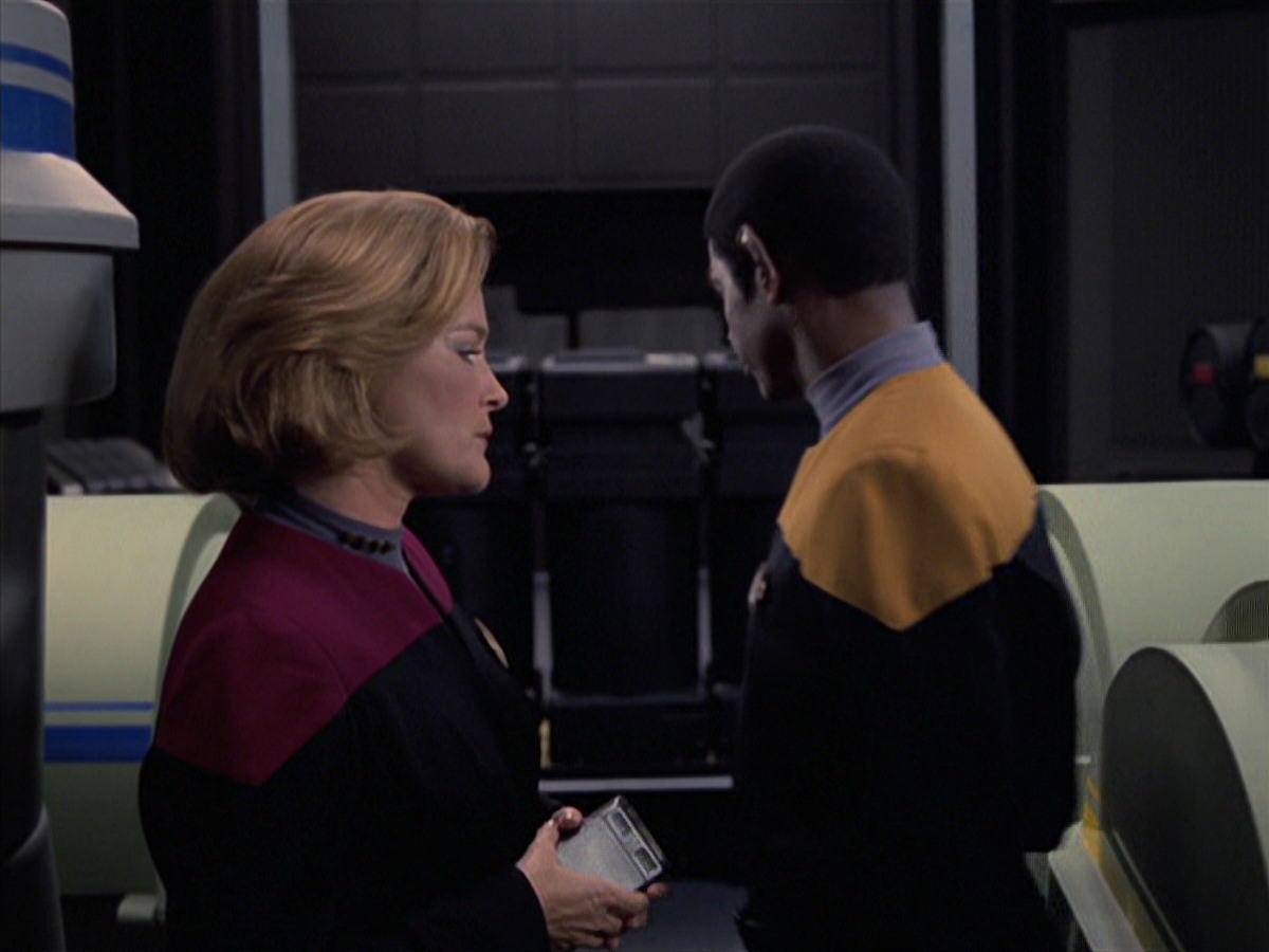 extant_StarTrek_VOY_7x04-Repression_1776.jpg