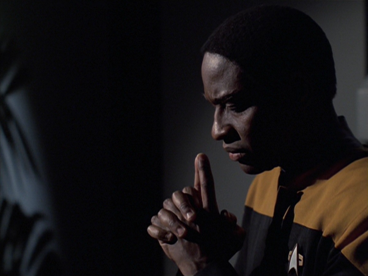 extant_StarTrek_VOY_7x04-Repression_1801.jpg