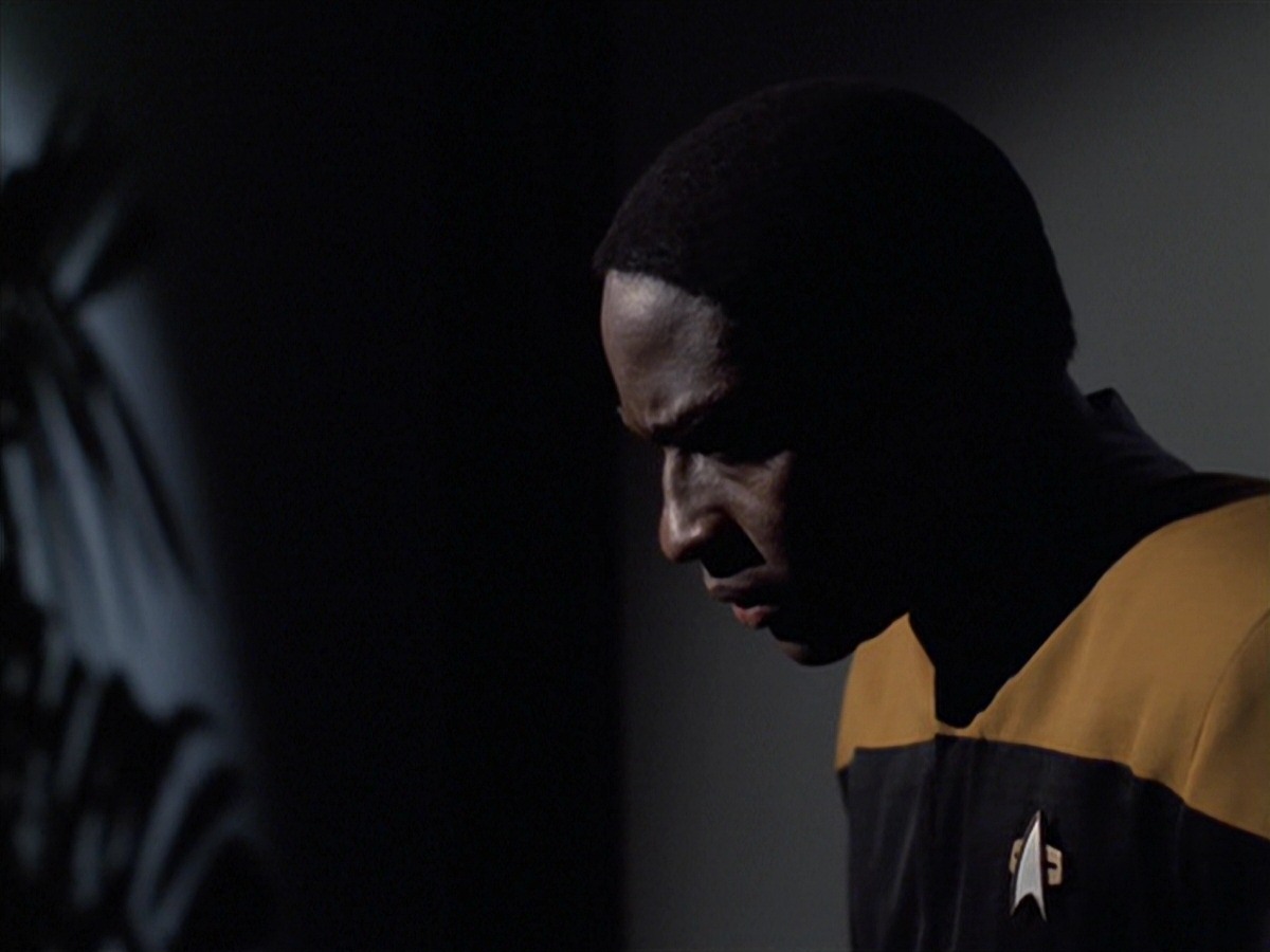 extant_StarTrek_VOY_7x04-Repression_1825.jpg