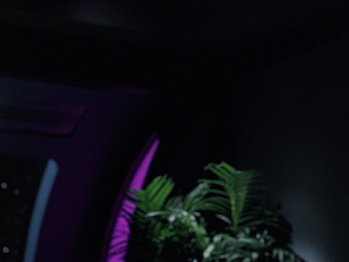 extant_StarTrek_VOY_7x04-Repression_1843.jpg