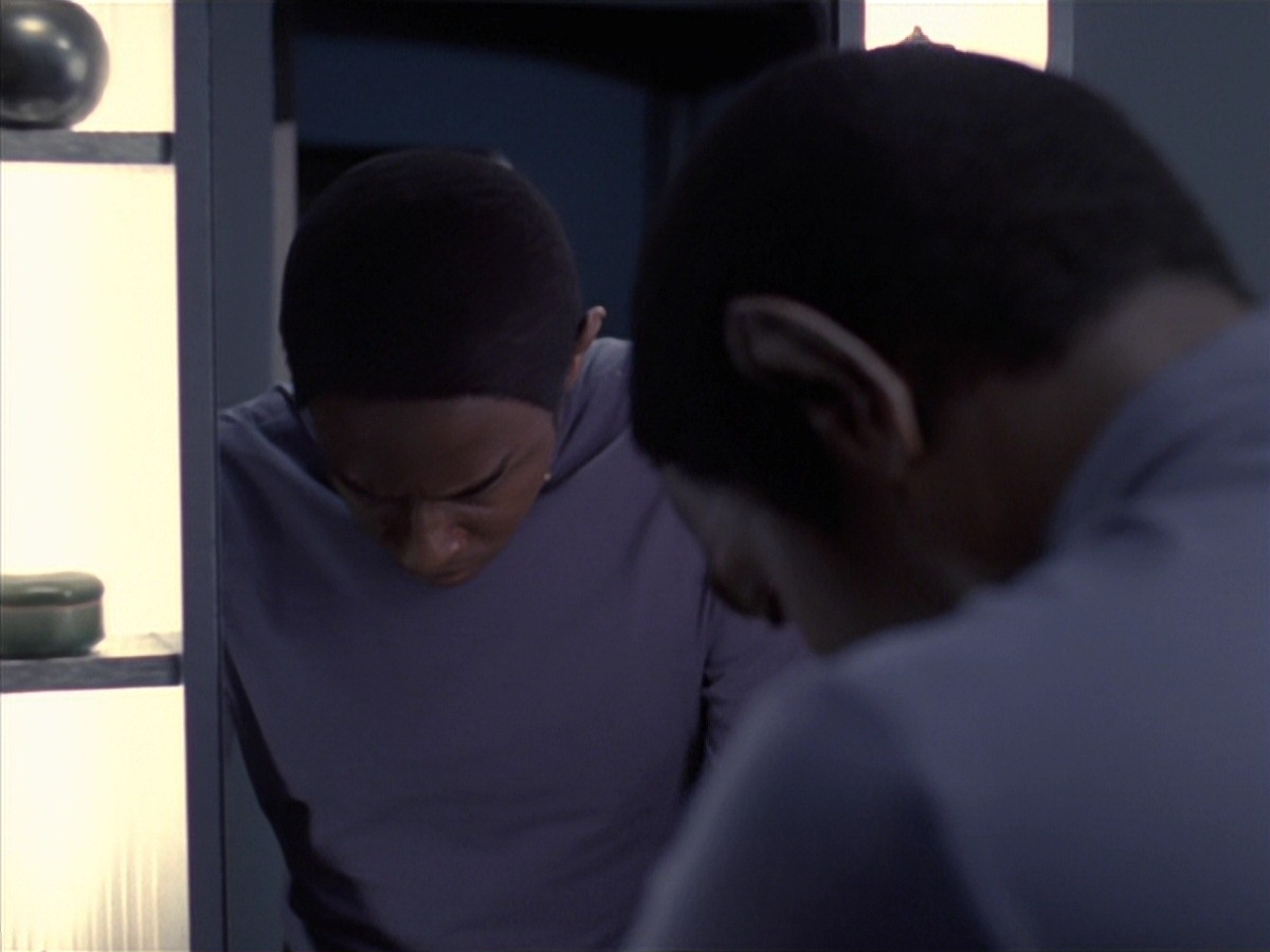 extant_StarTrek_VOY_7x04-Repression_1860.jpg