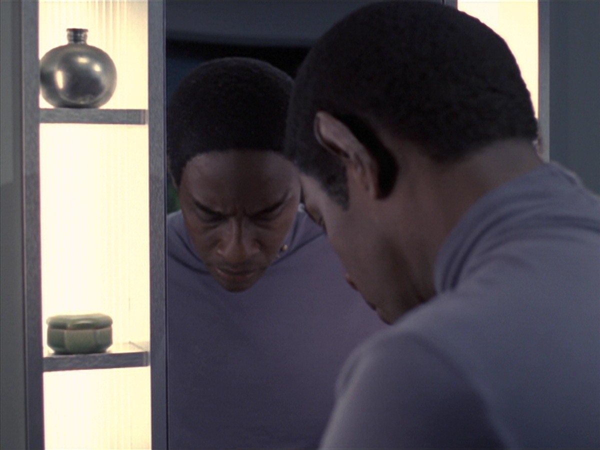 extant_StarTrek_VOY_7x04-Repression_1889.jpg