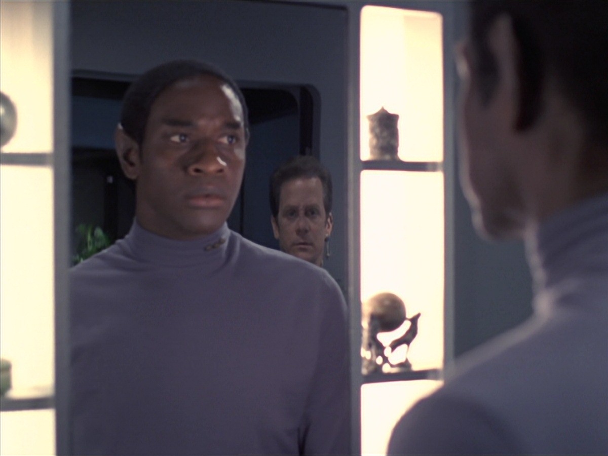 extant_StarTrek_VOY_7x04-Repression_1899.jpg