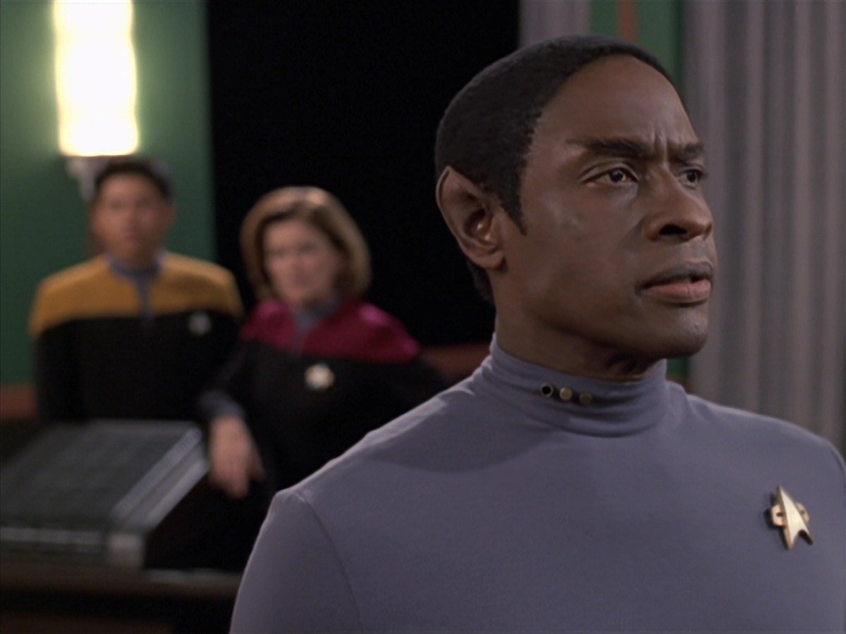 extant_StarTrek_VOY_7x04-Repression_1951.jpg