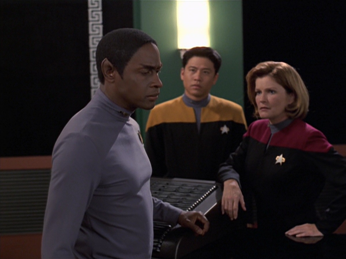 extant_StarTrek_VOY_7x04-Repression_1959.jpg