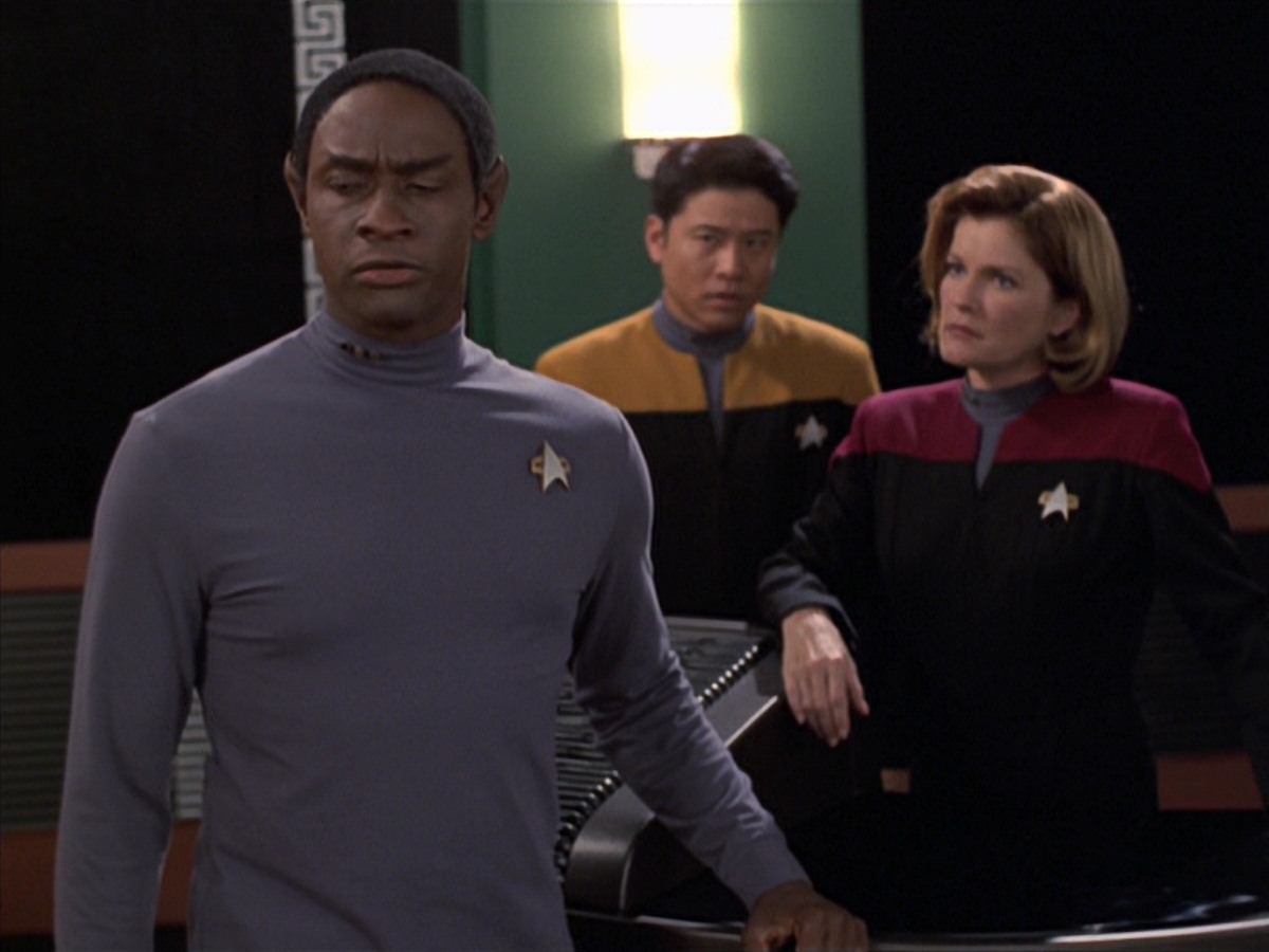 extant_StarTrek_VOY_7x04-Repression_1974.jpg