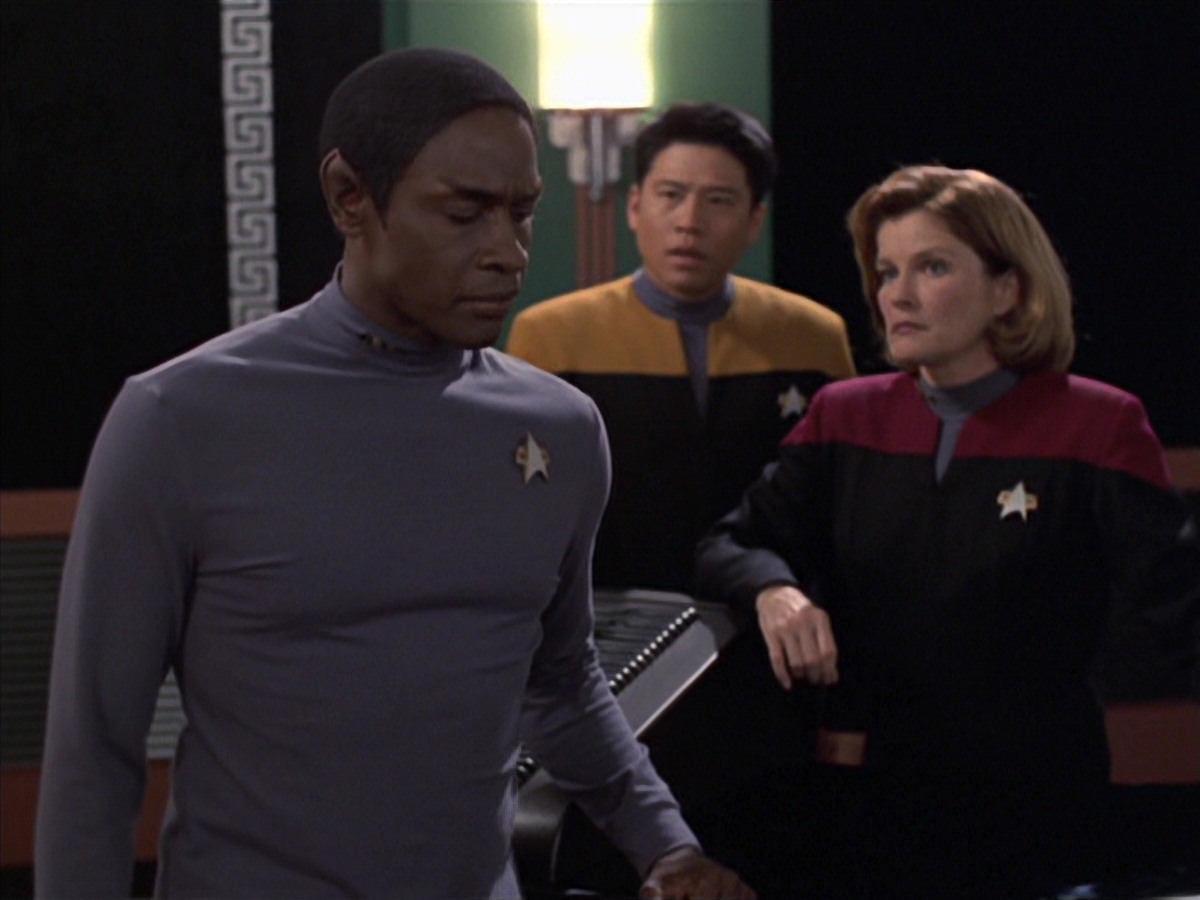 extant_StarTrek_VOY_7x04-Repression_1989.jpg