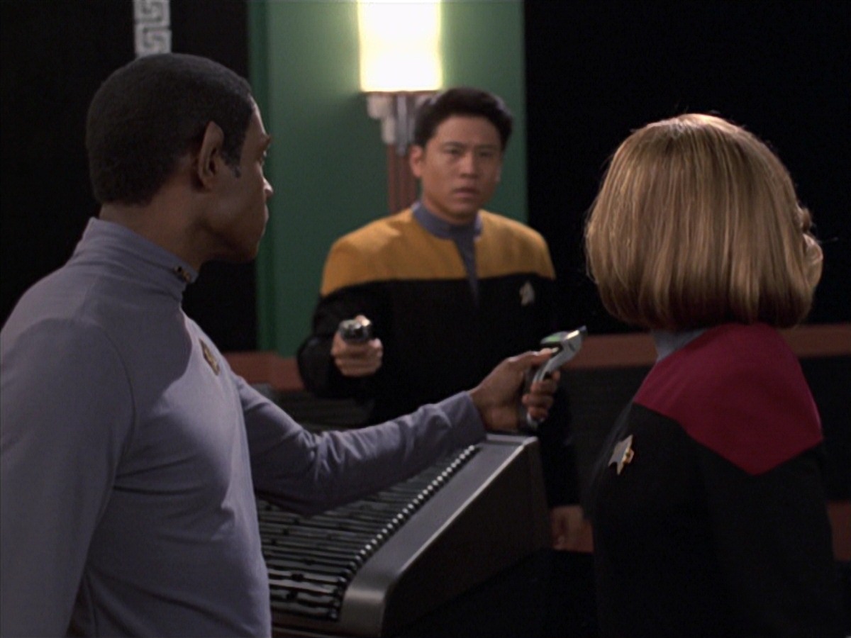 extant_StarTrek_VOY_7x04-Repression_2008.jpg