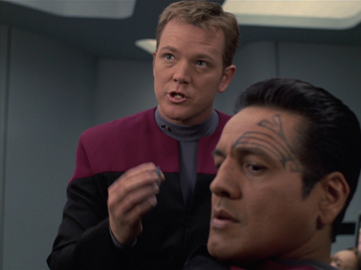 extant_StarTrek_VOY_7x04-Repression_2307.jpg