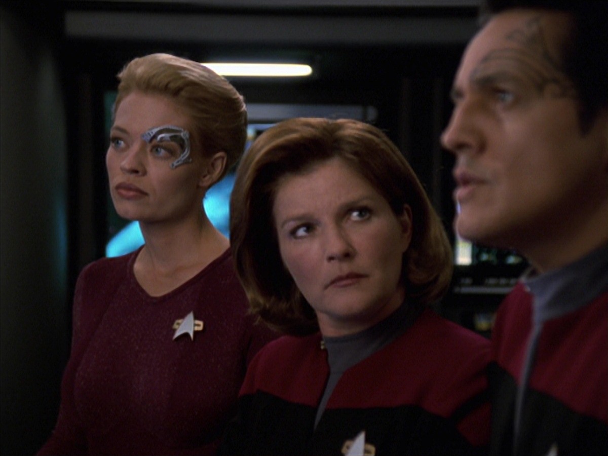 extant_StarTrek_VOY_7x04-Repression_2380.jpg