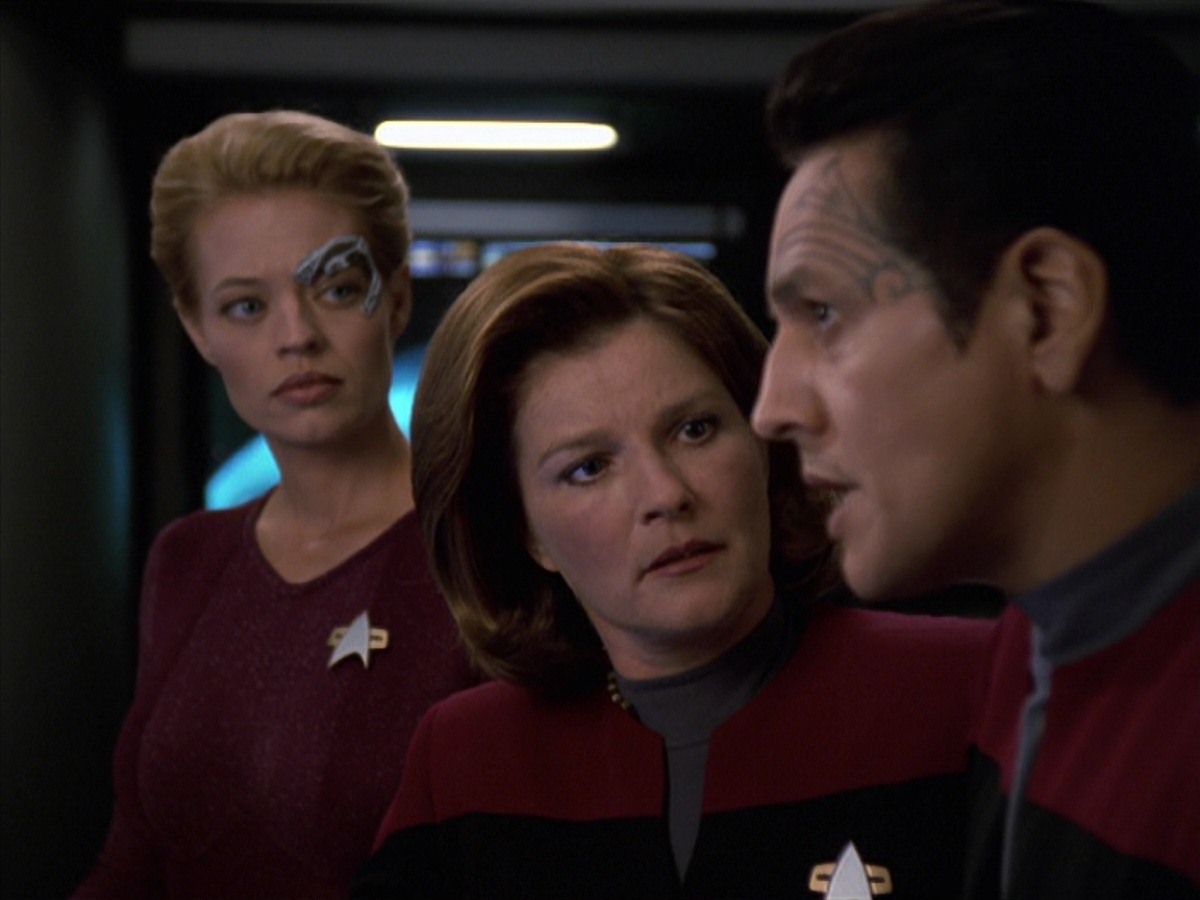 extant_StarTrek_VOY_7x04-Repression_2393.jpg