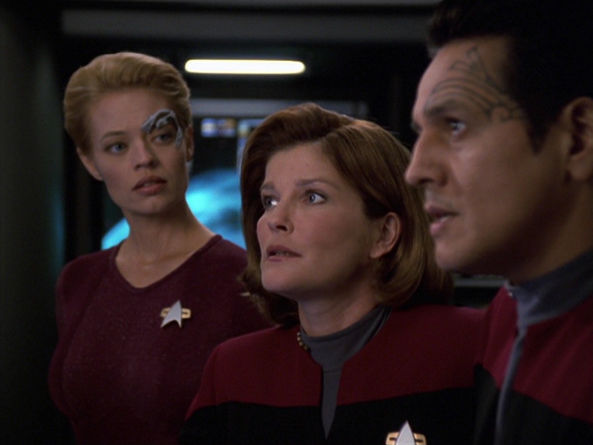 extant_StarTrek_VOY_7x04-Repression_2401.jpg