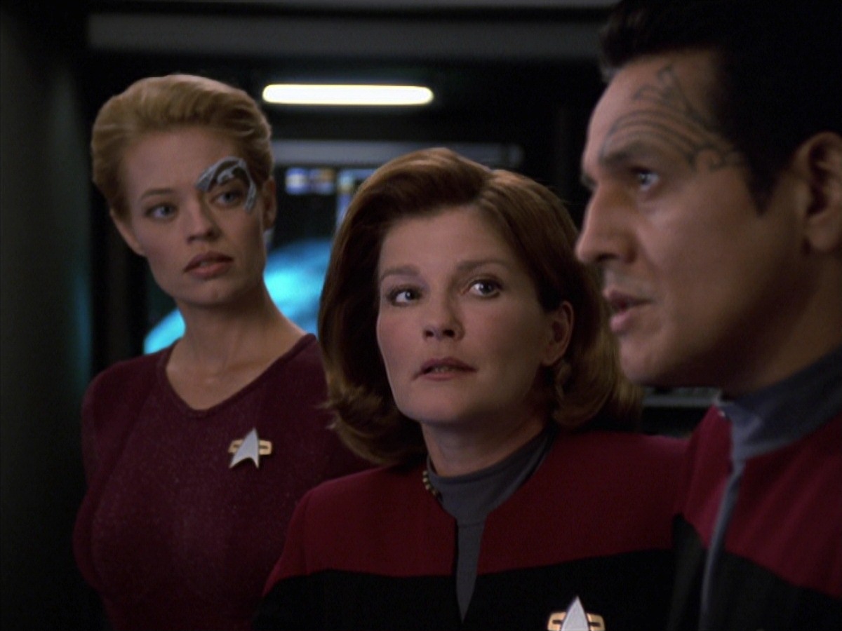 extant_StarTrek_VOY_7x04-Repression_2403.jpg