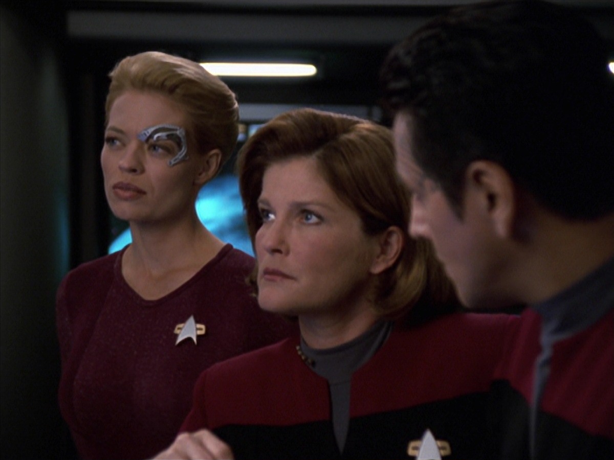 extant_StarTrek_VOY_7x04-Repression_2446.jpg